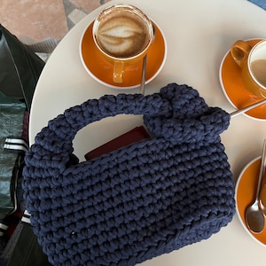 SIGGY BAG Chunky Small Handbag Crochet Pattern, Tshirt Yarn, English PDF Document Festnetz Bags image 4