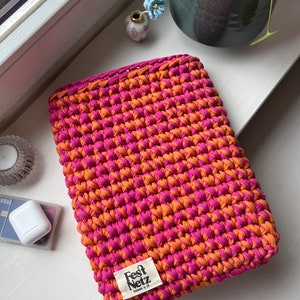 CASEY SLEEVE Laptop, iPad and Kindle Sleeve Crochet Pattern, Tshirt Yarn, English PDF Document Festnetz Bags image 3
