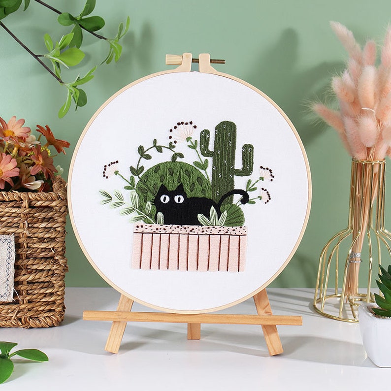 Cat Embroidery Kit beginner, Beginner Embroidery kit, Modern embroidery kit cross stitch, Hand Embroidery Kit, Needlepoint, DIY Craft Kit Pattern 1