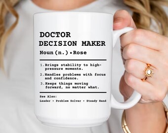 Caneca personalizada para médico, caneca de café personalizada para médico, presente de agradecimento para médico, presente para profissional da área médica, caneca com nome personalizado