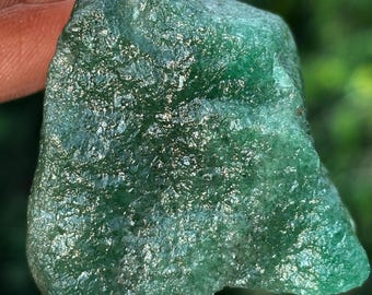 Cristal de aventurina verde en bruto: piedra curativa natural de 378 quilates