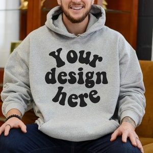 Gildan 18500 mockup men, Makieta bluzy z kapturem męska, Makiety bluz męskich, Makieta bluzy z kapturem, Sportowa szarość, Sprawdź nasz cały pakiet makiet