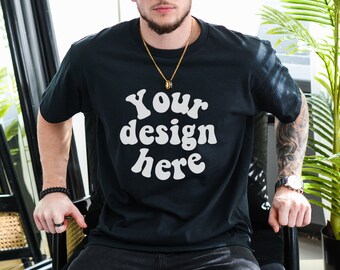 Gildan 5000 Herren schwarzes T-Shirt Mockup, Tätowiertes Modell Mockup, schwarz 5000, Herrenhemd Mockup, schwarzes Tshirt Mockup für Männer, ästhetisches Mockup