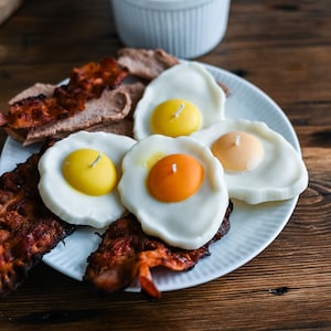 Egg candle / fried egg candle / food candle / funny candle / cute candle / unique candle / eggs for breakfast / egg lover