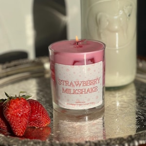 Strawberry MilkShake Candle / Strawberry Candle / Strawberry Lovers / Spring Candles / Drink Candle / Beautiful Candle