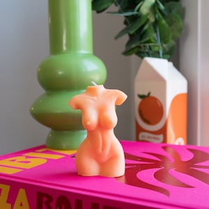Kaars voor vrouwen / Prachtige lichaamskaars voor dames / Esthetische kaars / Kamerdecoratie / Godinnenkaars / Kaarsen van bijenwaswas