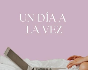 Un día a la vez: 15 días para reducir estrés y acercarte a Dios con devocional y páginas para colorear