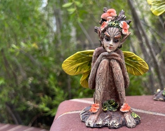 Fantasy figurine fairy Tree Elf Unique Decor Outdoor/Indoor – Dryad-fairy sitting-Art Garden-Fairy Art-Mystery Art-Resin