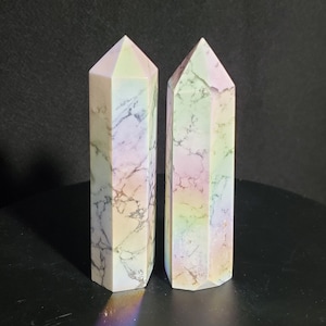 Aura Howlite Tower