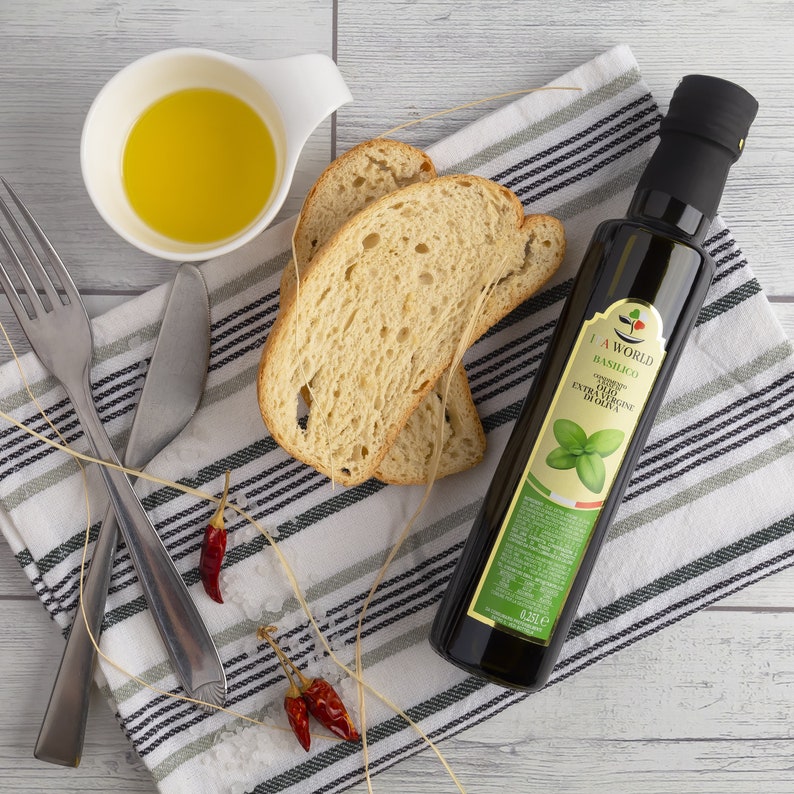 Basilic parfumé à l'huile d'olive extra vierge de haute qualité, fabriqué en Italie image 1