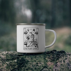 Taza de carta de tarot amante de las plantas, regalo de carta de tarot divertido, regalo de carta de tarot, taza de amante de las plantas, regalo de amante de las plantas, taza de camping de esmalte