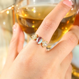 Opal and diamond rings, Ladies simple and exquisite crystal rings, October birthstone rings, engagement rings, anniversary gifts