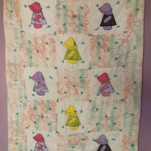 Handmade Sun Bonnet Sue Quilt Hand Tied Vintage