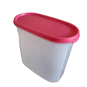 Vintage Tupperware Oval 7 1/4 Cups 1.7L Storage Container With Pink Lid 1616