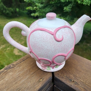 Vintage Victoria&#39;s Secret Pink & White Ceramic Teapot With Heart Design