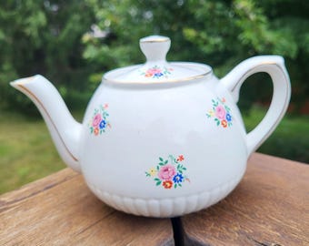 Ellgreave Teapot With Gold Trim & Lid 4" Tall Vintage White Floral Ceramic