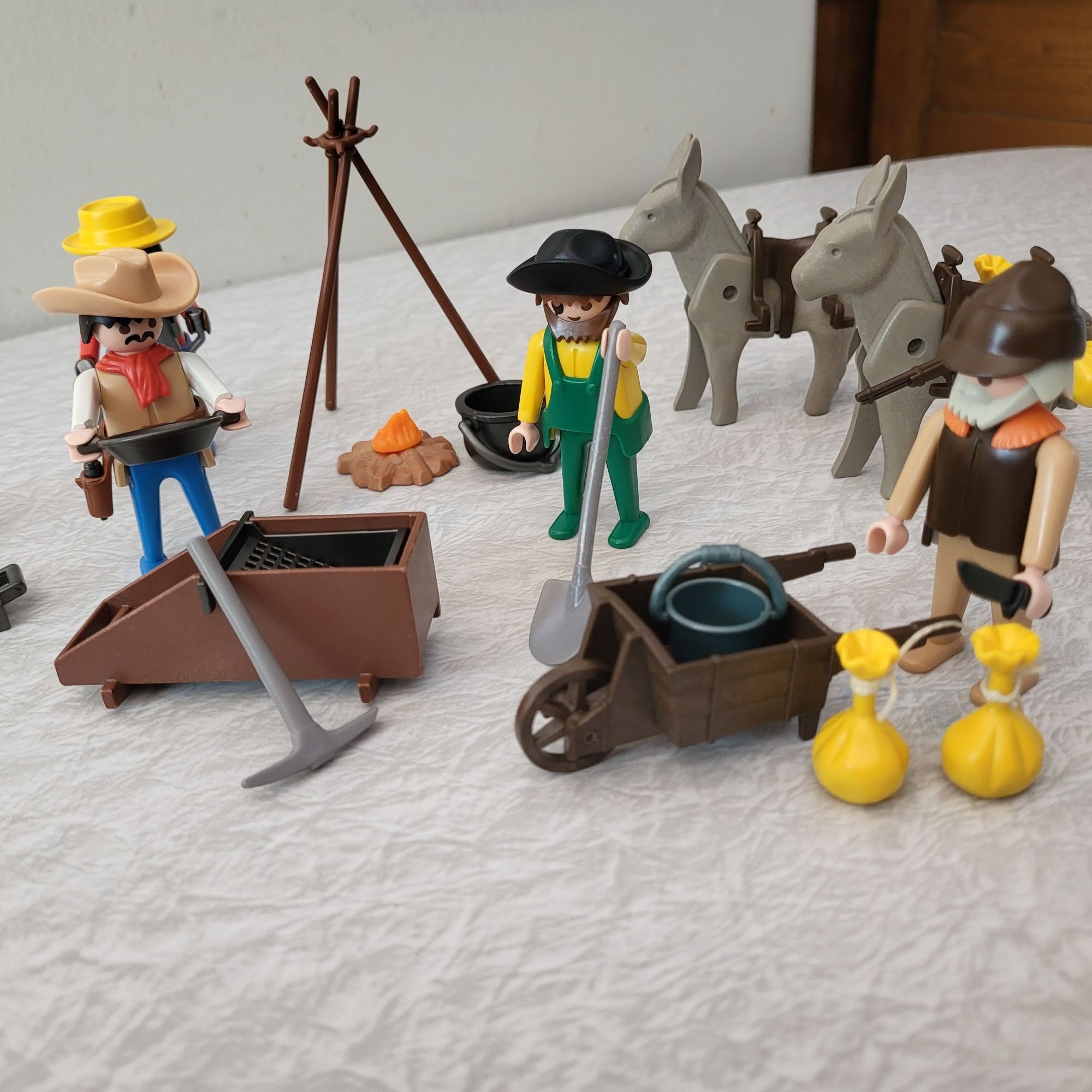 Vintage Playmobil 3747 Gold Miners Panning Mining Playset Old -   Portugal