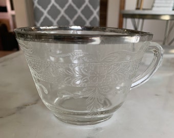 Taza de té de vidrio Vintage Depression Macbeth Evans con ribete plateado