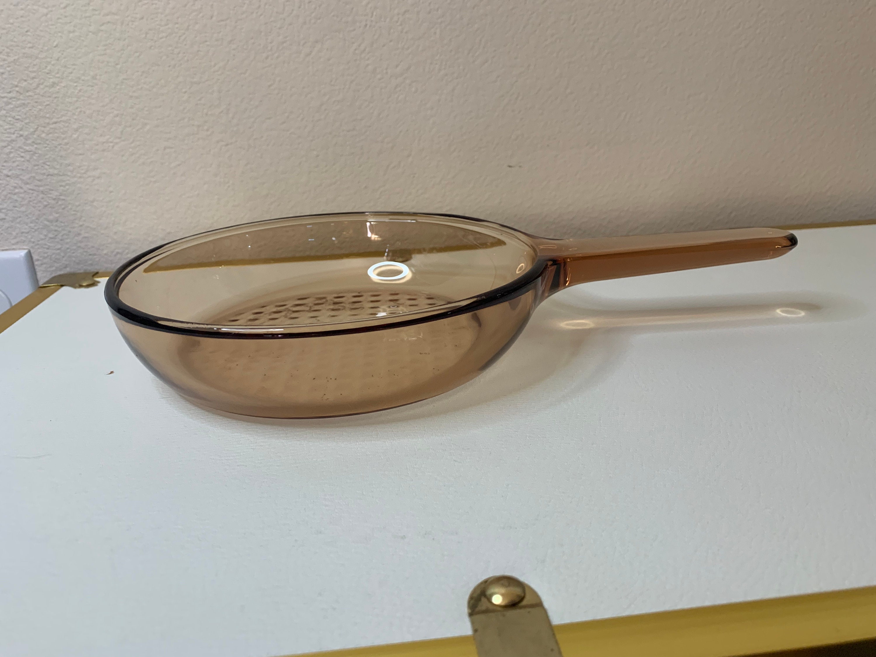 10 Corning 'Vision' Amber Glass Skillet Pan with Pyrex Lid