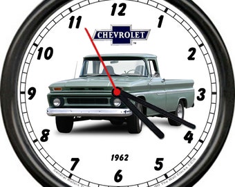 Reloj de pared con letrero de General Motors, camioneta pickup Chevrolet clásica de 1962 con licencia