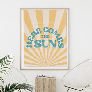 Arte de pared "Aquí viene el sol" / Imprimible retro de sol / Decoración infantil de los años 70 / Descarga instantánea / Arte bohemio para habitación infantil / Póster de rayo de sol