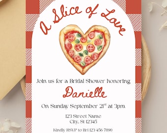 Może przedstawiać: Zaproszenie na baby shower z czerwoną i białą kratką. Zaproszenie zawiera ilustrację pizzy w kształcie serca i tekst "A Slice of Love". Szczegóły obejmują imię osoby honorowanej, datę, godzinę i informacje RSVP.