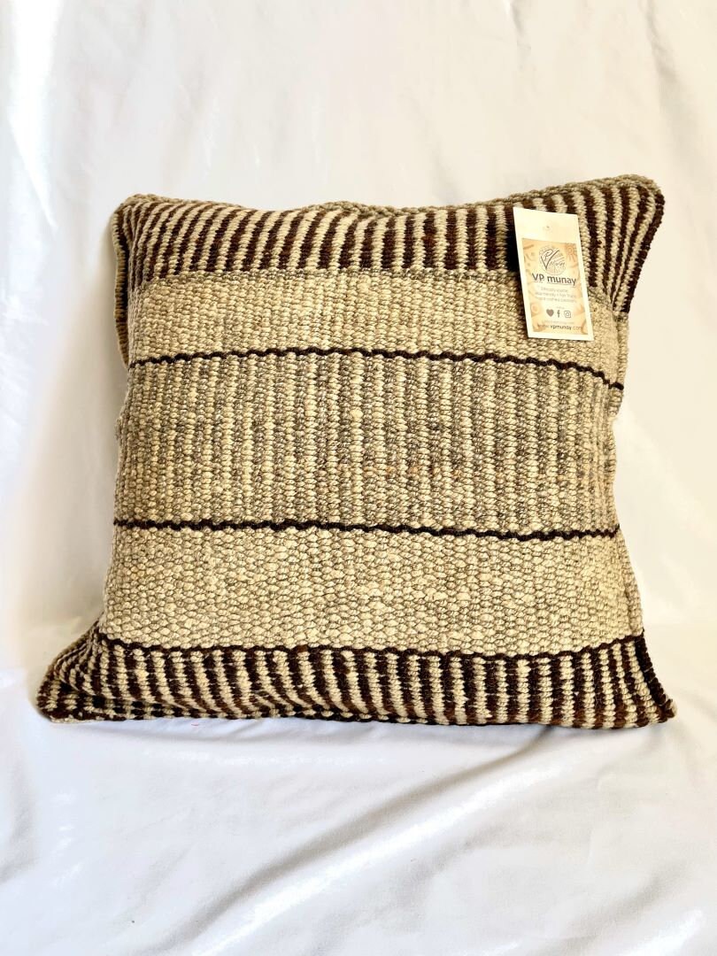 Housse De Coussin Bolivienne Arpillera - Appliqué Textile Fair Trade - 18x18 Pouces