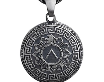 Collar con medallón de guerrero espartano en plata de ley: joyería griega antigua