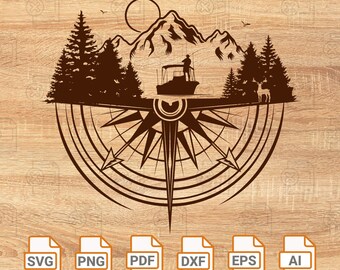 Puede incluir: Una brújula marrón con una cordillera, árboles y un barco con una persona pescando en el fondo. La brújula está sobre un fondo de madera. La imagen incluye el texto "SVG, PNG, PDF, DXF, EPS, AI".