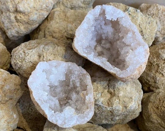 Morocco Break your own Geode, family fun activity, Geode, crack your own geode, crystal geode, family event, crystal quartz geode