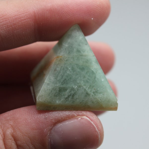 Aquamarine Pyramid Crystal, metaphysical crystals, crystal lovers, pyramid crystal power