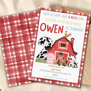 Pode incluir: Um fundo xadrez vermelho e branco com um convite de aniversário com tema de fazenda para o segundo aniversário de Owen. O convite apresenta um celeiro vermelho, uma vaca, um porco, um cavalo e um galo. O texto do convite diz: "With a oink and a moo and a cock-a-doodle-doo! Owen is turning 2. Saturday March 12th Owen's House 25311 Earlene Streets. Mosciskichester, VA 59816 RSVP to Mom at 123-456-7890"