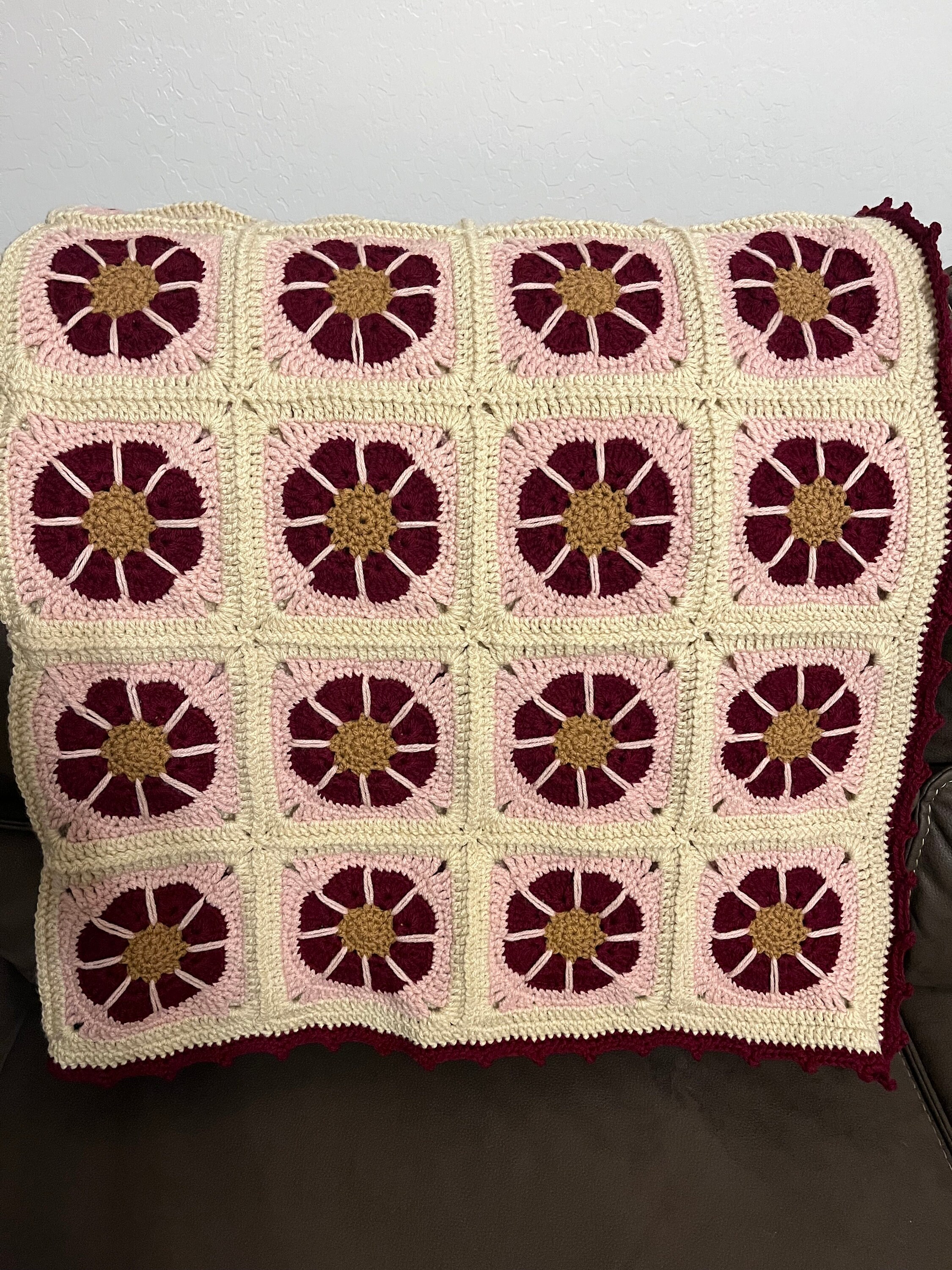 Honeybee Delight Quilted Blanket NCU0NT223