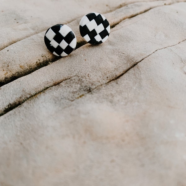 Checkered round studs