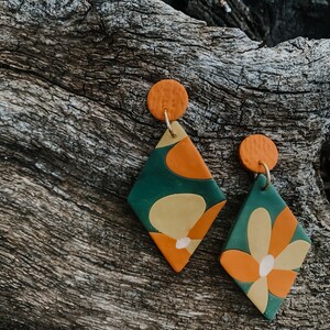 70s Daisy Earrings
