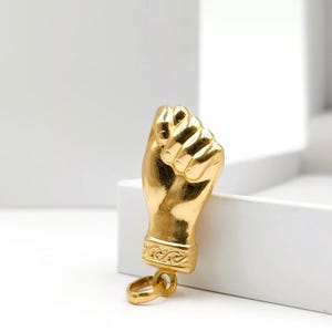 Figa hand pendant, 18k gold pendant, charm pendant, good luck pendant, solid gold pendant, protective pendant, vintage pendant,