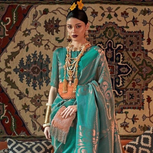 Buy Handloom Weaving Silk With Beautiful Rich Pallu & Blouse for Women ...