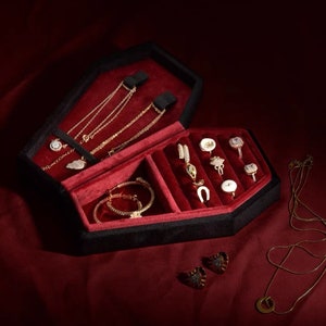 Portagioie in velluto personalizzato, portagioie da viaggio personalizzato, portagioie gotico, portagioie di Halloween a forma di bara, regalo di anniversario per le donne