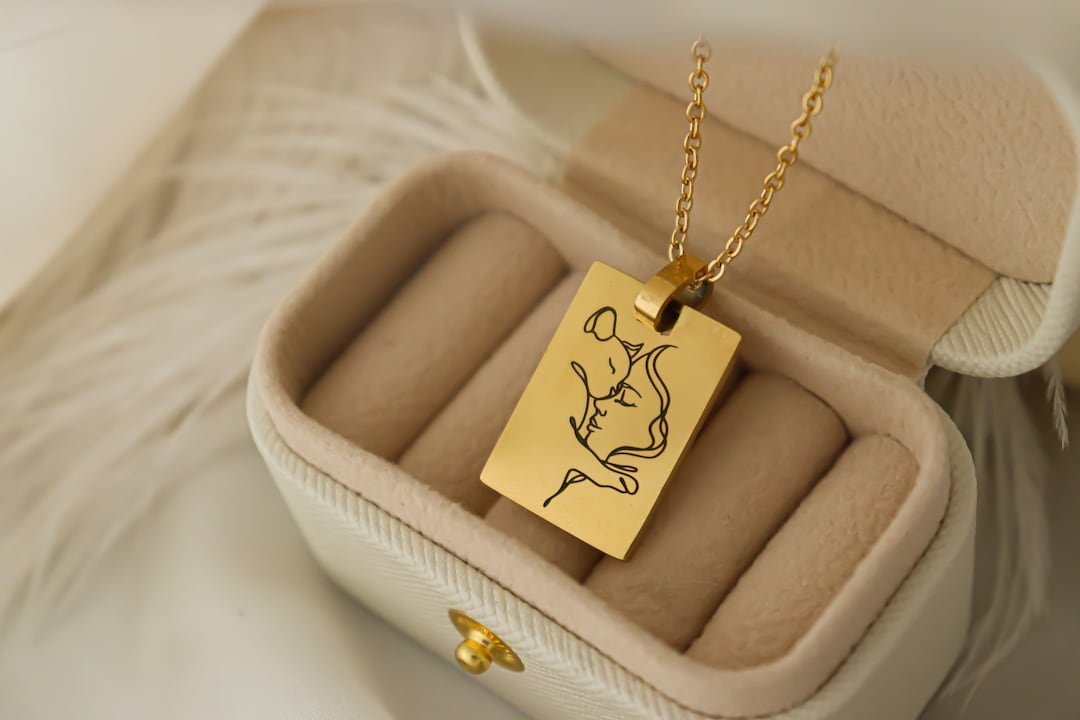 Personalized Cat Mom Crystal Pendulum - Up to 5 Cats - Gift Idea For Cat Lover - Crazy Cat Lady main image 1