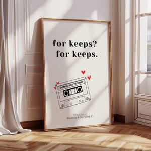 Puede incluir: Una ilustración en blanco y negro de una cinta de casete con el texto "Shannon's Songs for Johnny" en la etiqueta. El texto "for keeps? for keeps." está en la parte superior de la imagen. Hay cuatro corazones rojos sobre la cinta de casete. El texto "Johnny & Shannon Binding & Keeping 13" está en la parte inferior de la imagen.