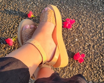 Huarache Sandal ~ All Sizes Boho- Hippie Vintage ~ Mexican Style ~ Colorful Leather ~ Mexican Huaraches
