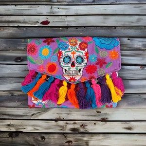 Mexican Floral Embroidered Crossbody ,Mexico Floral Embroidered Purse,Mexico Clutch,Over the shoulder clutch.Envelope Mexico Clutch