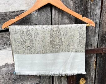 White - Luxurious Handmade Shawls/ wraps/ scarf : Unique and Handwoven