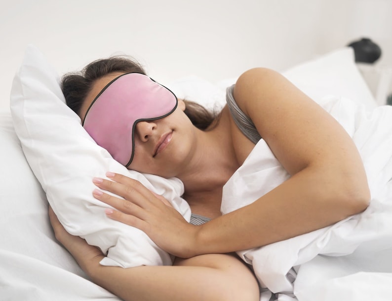 100 % soie de mûrier Masque pour les yeux de sommeil réglable fait à la main Soie biologique pure 16MM Sommeil de beauté Zéro Pression Respiration douce pour la peau image 9