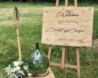 Welcome Board - Customizable Hand Painted Oak Welcome Welcome Sign for Wedding Decoration