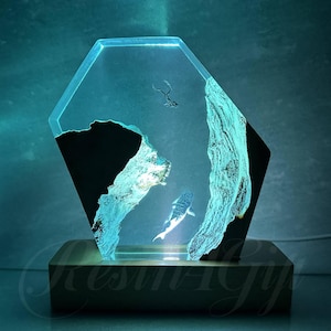 Free Diver&#39;s Night Light, Deep Sea Epoxy Resin Lamp, Wood Resin Lamp, Resin Table Lamp, Dive With Whale Desk Lamp, Valentine Gift Woman, Man