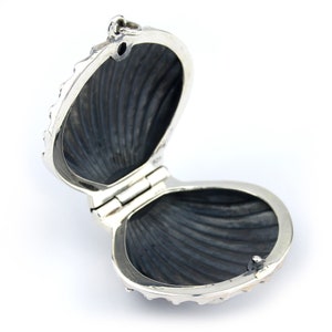 St. James Scallop Shell Medallion