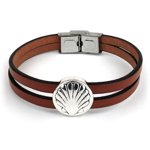 Pulsera de cuero y metal Melide con grande concha de vieira jacobea