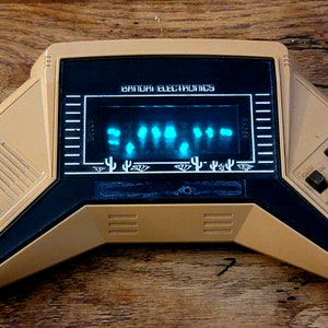 BANDAI GUNFIGHTER Vintage Electronic Handheld Tabletop Arcade