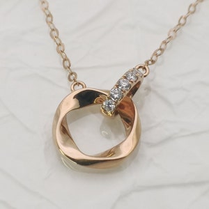 18K Solid Gold Diamond Interlocking Double Ring Necklace/ 18K Double Ring Pendant/ Entwined Ring Necklace/ Everyday Jewelry